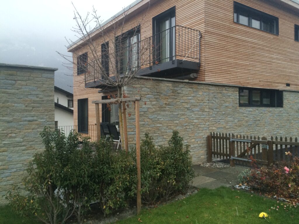 Verblender aus Naturstein in Chur