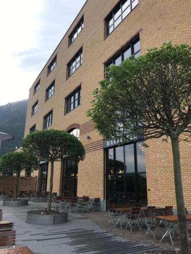 Brauhaus Schaan Aussenfassade mit Biergarten